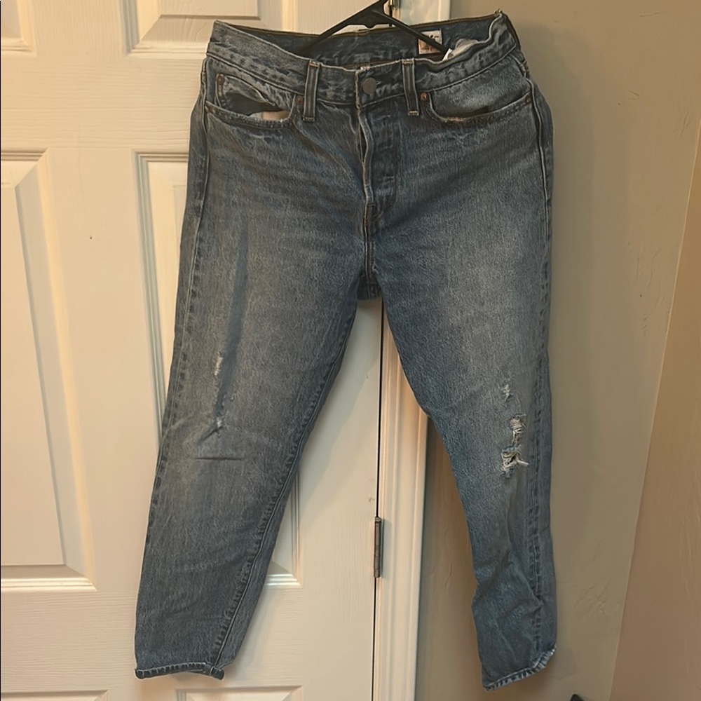 Levi’s Strauss&Co White Oak Cone Distressed Denim Jeans, Women’s S27